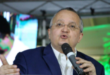 TRE mantém Taques proibido de atacar honra de Mauro Mendes e fixa multa de R$ 5 mil