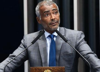 Justiça bloqueia contas de Romário por dívida, mas não acha nem R$ 1