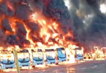 Incêndio de grandes proporções destrói 27 ônibus em garagem; veja vídeo