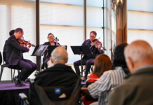 Terapia musical gratuita ajuda na reabilitação de pacientes com demência nos EUA