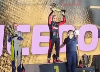 Mauro Mendes entrega troféu a Nelsinho Piquet por vitória na Stock Car em Cuiabá; vídeo