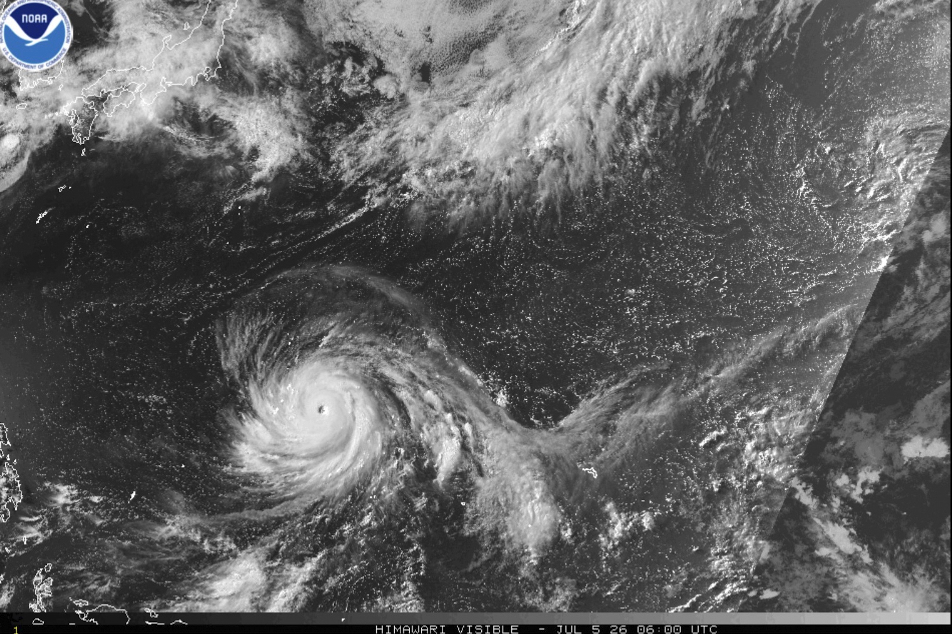 Imagem de satélite mostra supertufão se aproximando de ilha americana no Pacífico