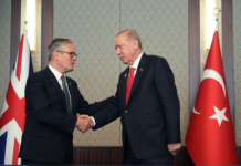 Primeiro-ministro do Reino Unido diz que Erdogan, da Turquia, presenteou líderes da Otan com pistolas