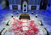 Após funeral de Khamenei, líder supremo do Irã diz que vingança é uma exigência que deve acontecer