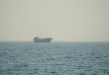 Petróleo amplia ganhos em meio a novos ataques em Hormuz