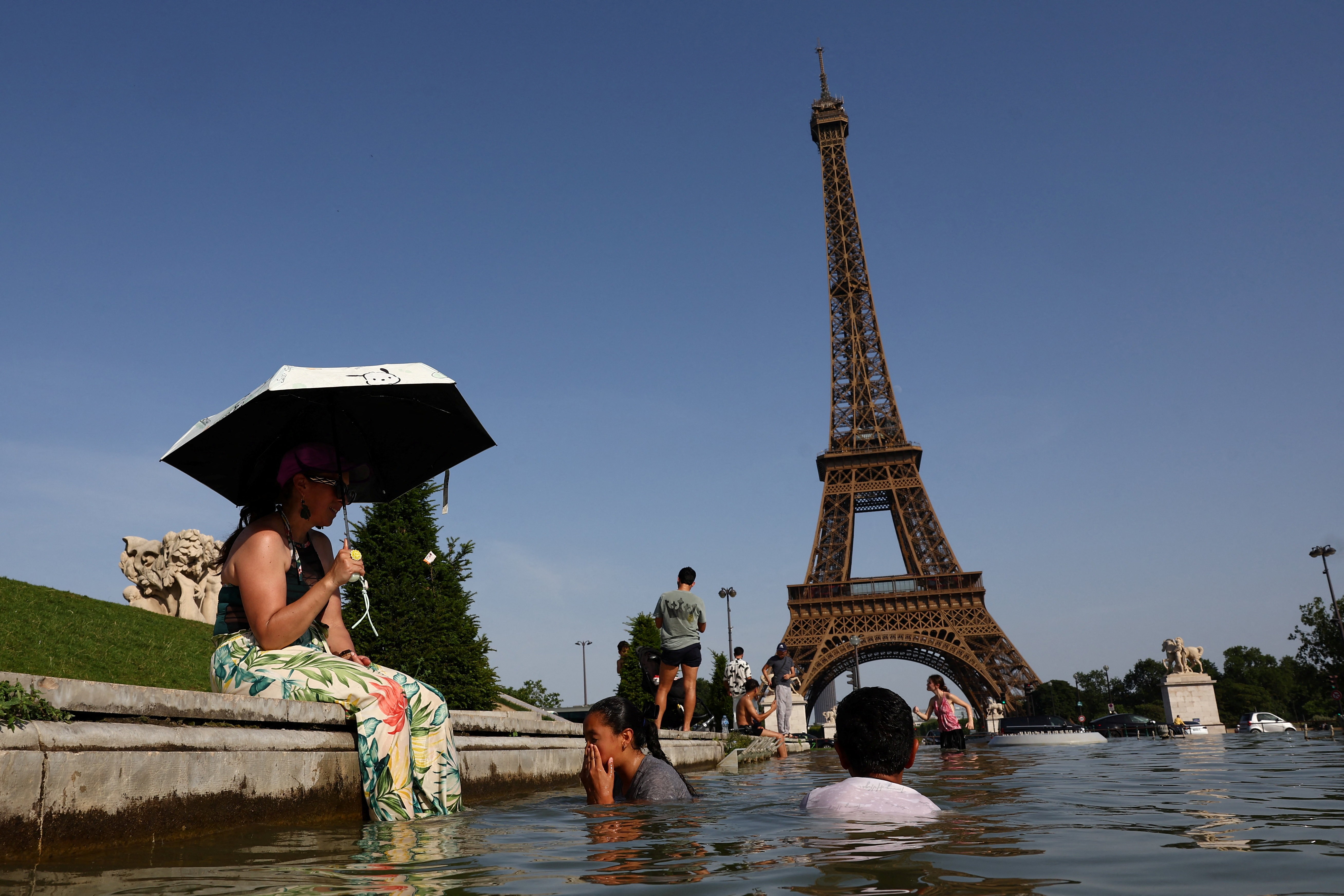 Mortes em Paris mais que dobram em junho por conta do calor extremo, diz governo local