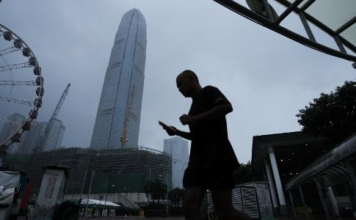 Tufão Noul tira 715 mil de casa e cancela 350 voos no sul da China