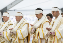 Conheça o grupo católico tradicionalista FSSPX que virou alvo de excomunhão