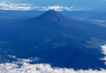 Pai deixa filho de 7 anos sozinho em caminhada no Monte Fuji