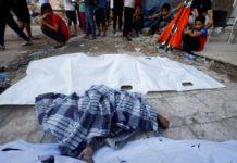 Prédio desaba em Gaza após ataque e deixa 20 mortos; VÍDEO mostra resgate de menino