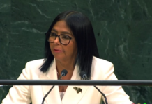 Delcy Rodríguez faz discurso na ONU com broche que parece mostrar mapa de Venezuela com Essequibo anexada