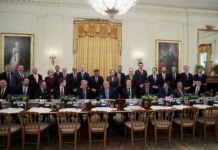 Trump reúne CEOs de IA e anuncia compromisso para reforçar controles de segurança