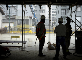 Fim da escala 6×1 exigiria 288 mil trabalhadores que a construção não consegue encontrar